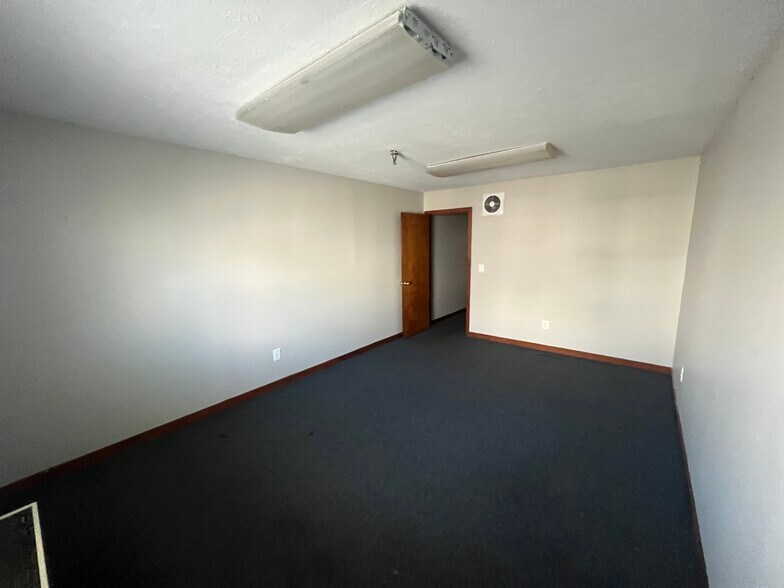More Photos Of 9402-9420 Towne Square Ave, Blue Ash Office For Lease