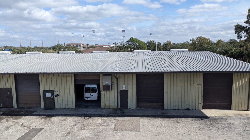 More Photos Of 2542 12th St, Sarasota Warehouse For Lease