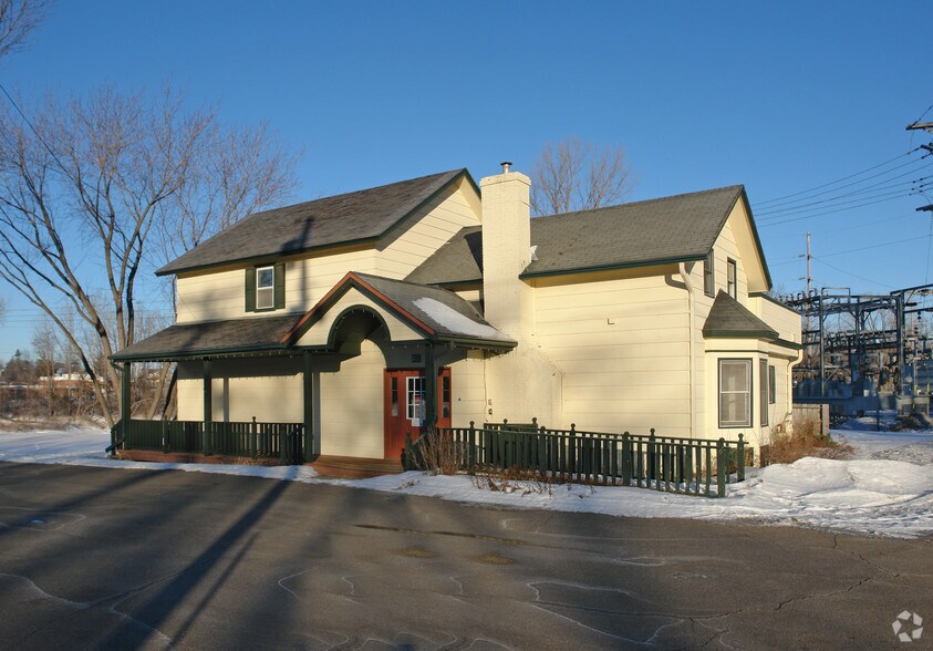 Primary Photo Of 400 Highway 7, Excelsior General Retail For Sale