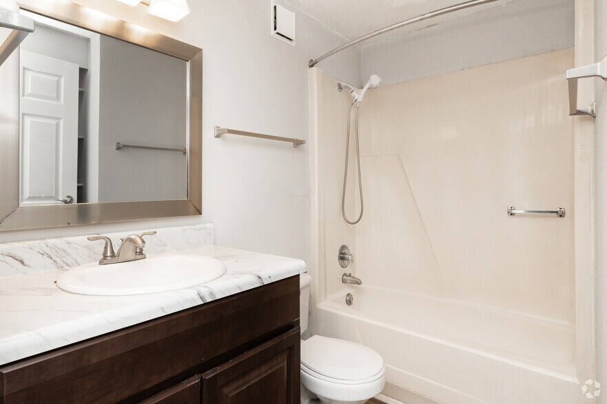 More Photos Of 8619 N Davis Hwy, Pensacola Apartments For Sale