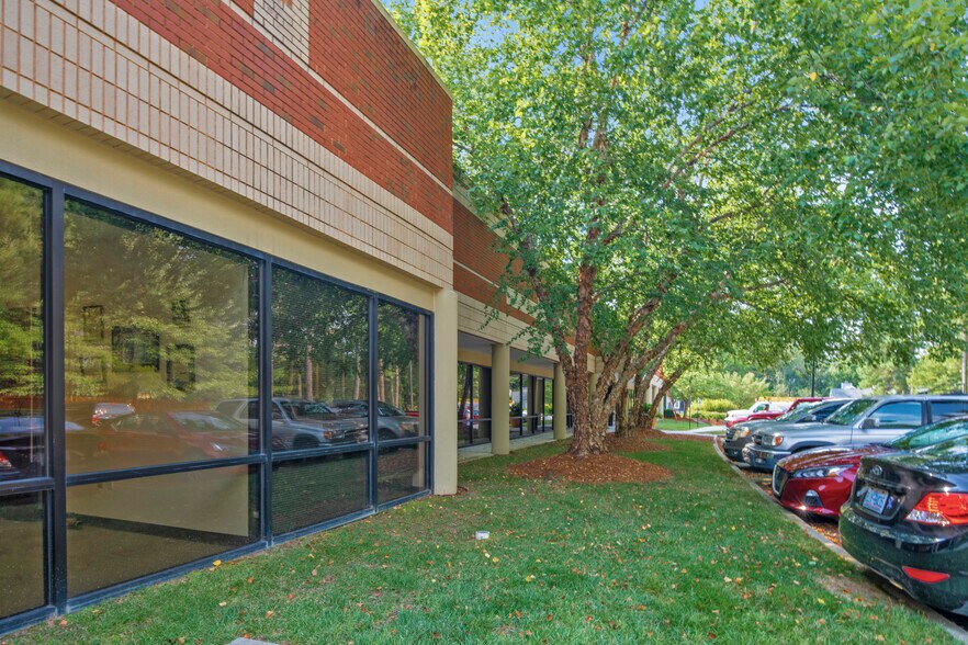 More Photos Of 7101 Creedmoor Rd, Raleigh Unknown For Lease