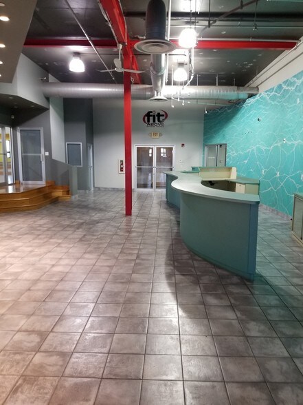 More Photos Of 290 Chestnut St, Newark Office For Sale