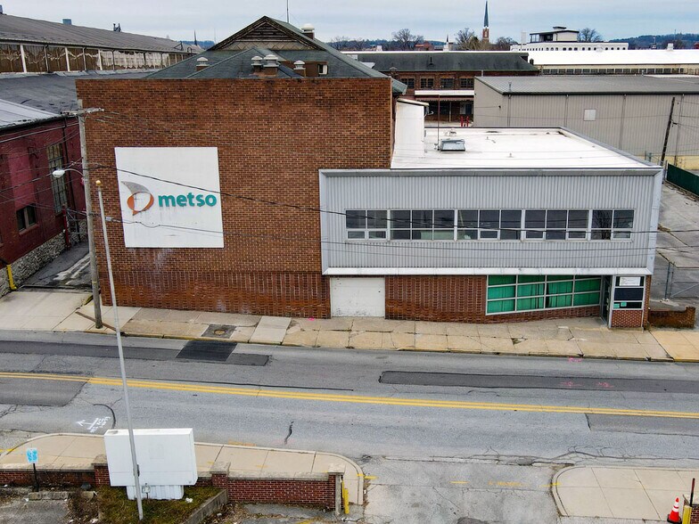 More Photos Of 240 Arch St, York Warehouse For Sale