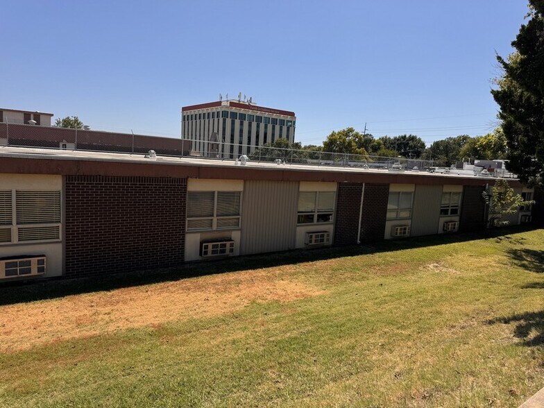 More Photos Of 2323 S Harvard Ave, Tulsa Hospital For Sale