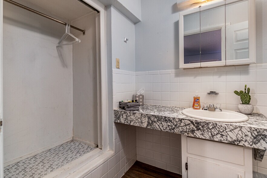 More Photos Of 912 N Hwy 87, Tulia Hotel For Sale