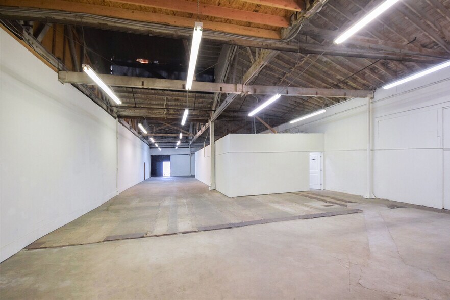 More Photos Of 2857 E Pico Blvd, Los Angeles Manufacturing For Lease