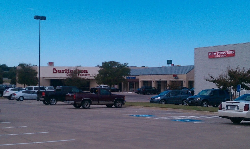 More Photos Of 2324 San Jacinto Blvd, Denton General Retail For Lease