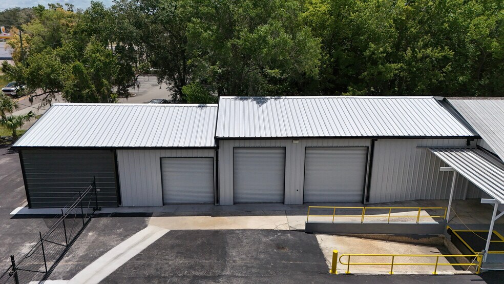 More Photos Of 301 Charlie Griffin Rd, Plant City Flex For Lease