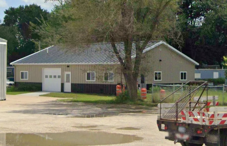 More Photos Of 34 43rd Ave SW, Cedar Rapids Flex For Sale