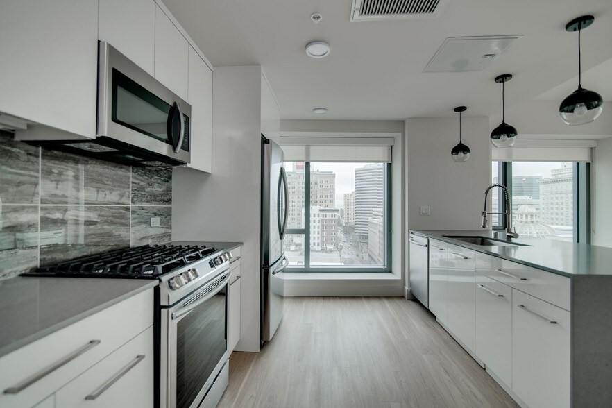 More Photos Of 1640 Broadway, Oakland Apartments For Lease