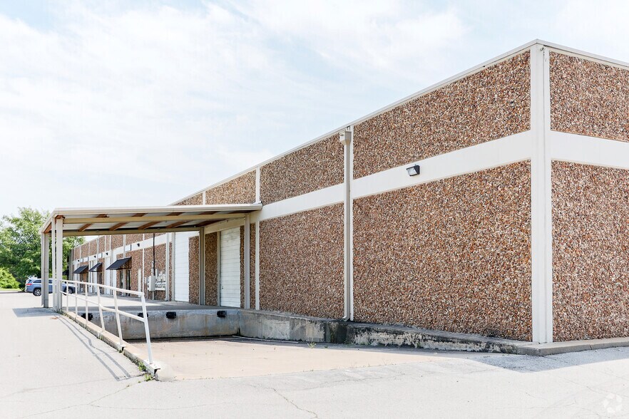 More Photos Of 5616-5634 S 122nd East Ave, Tulsa Light Manufacturing For Lease