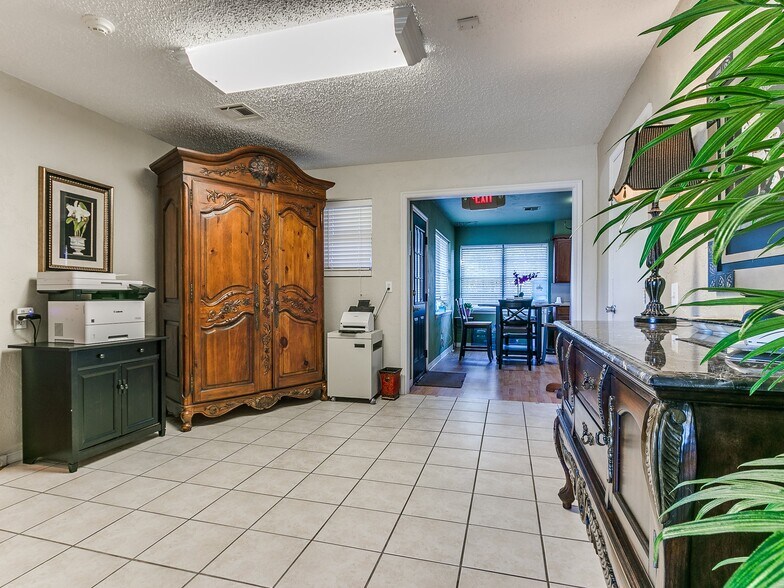 More Photos Of 16446 NE 23rd St, Choctaw Office Residential For Sale