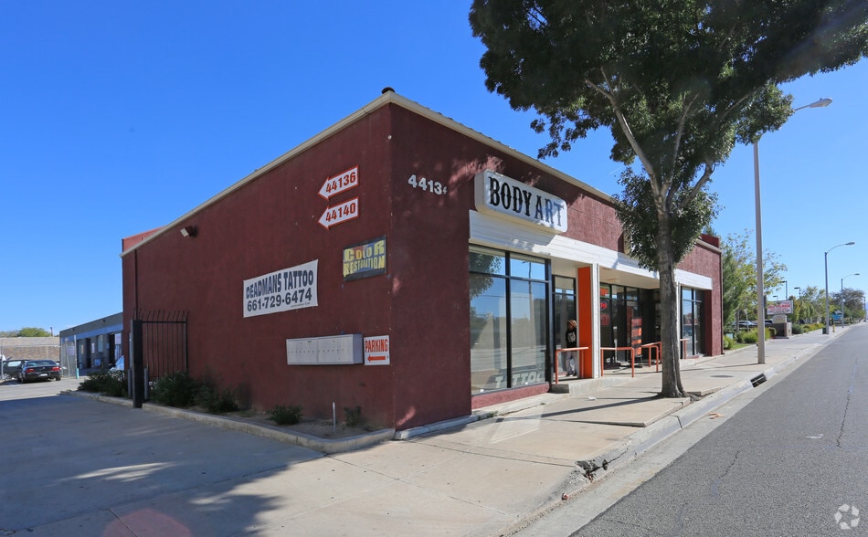 More Photos Of 44134-44140 10th St W, Lancaster General Retail For Lease