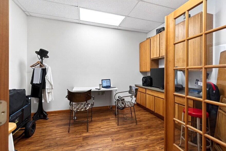 More Photos Of 1964 N Lakeman Dr, Bellbrook Medical For Sale