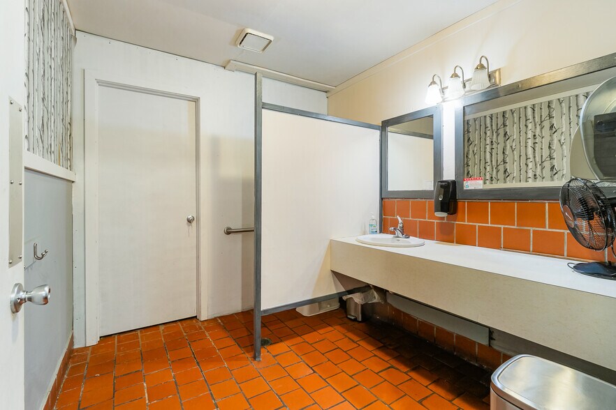 More Photos Of 7461 MT Baker Hwy, Deming Restaurant For Sale