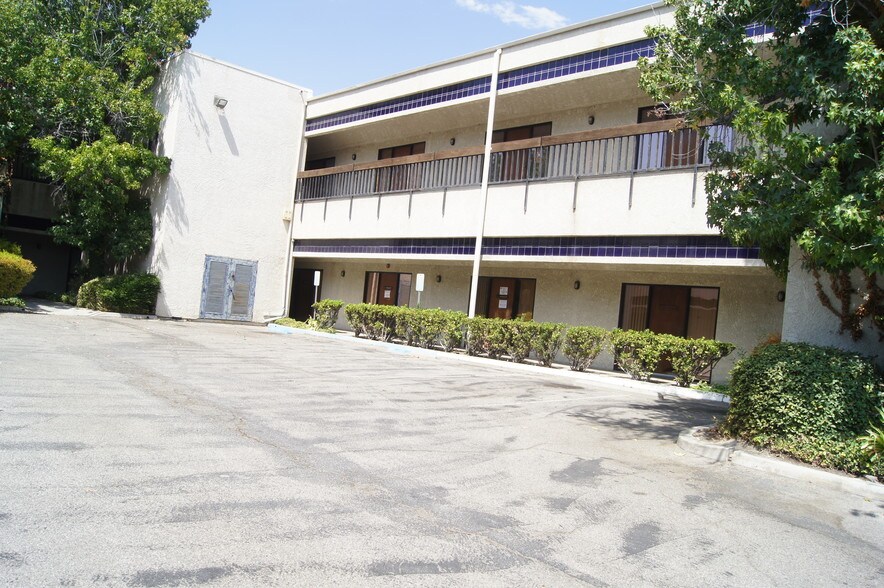 More Photos Of 715 N Arrowhead Ave, San Bernardino Coworking Space