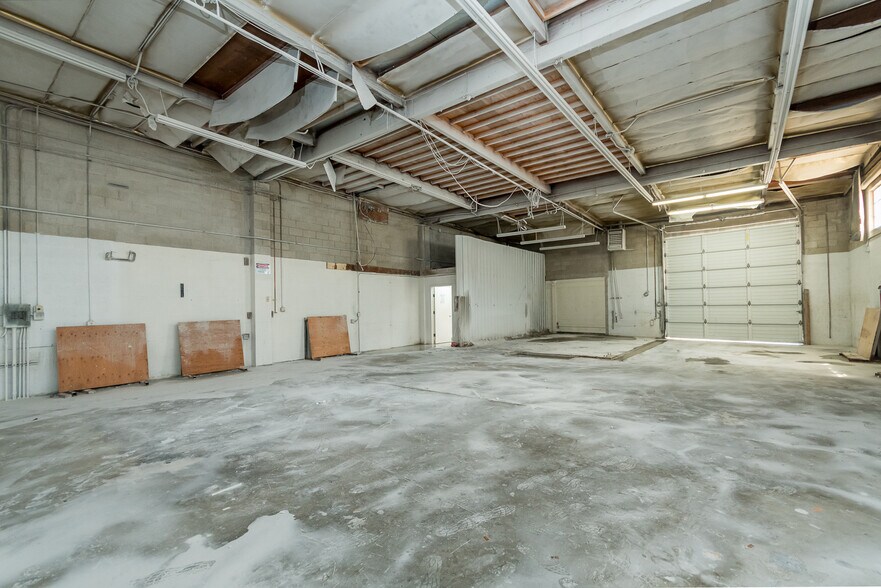 More Photos Of 11245 Vinedale St, Sun Valley Warehouse For Sale