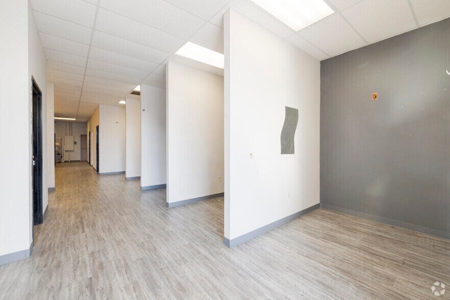 More Photos Of 4645 E Broadway Rd, Phoenix Unknown For Lease