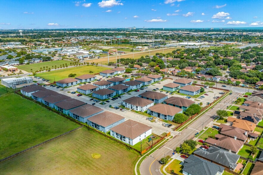 More Photos Of 5929 Wooldridge Rd, Corpus Christi Apartments For Sale