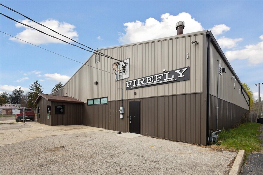 More Photos Of 919 Michigan St, Niles Warehouse For Sale