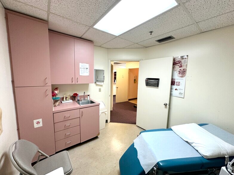 More Photos Of 16244 S Military Trl, Delray Beach Medical For Lease