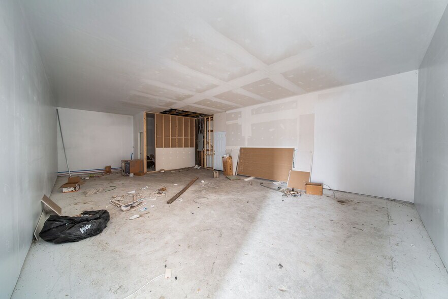 More Photos Of 1010 E St Sw, Miami Freestanding For Sale