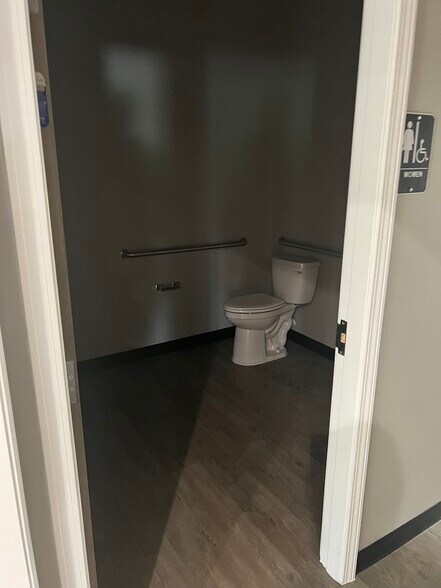 More Photos Of 921 Old Still Road, Woodbine Manufacturing For Sale