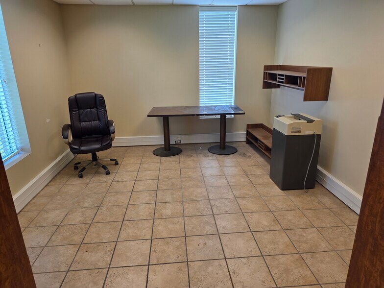 More Photos Of 1604 Prospect St, High Point Manufacturing For Lease