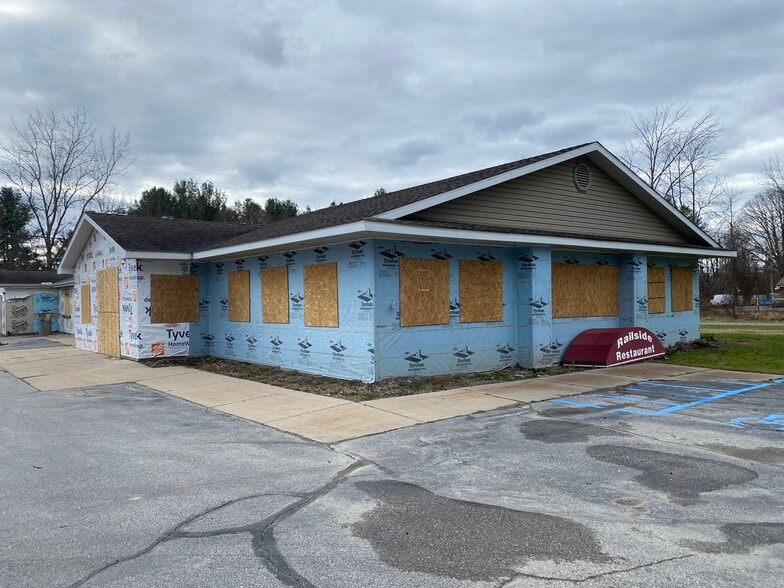 More Photos Of 201 W Saginaw Rd, Sanford Freestanding For Sale
