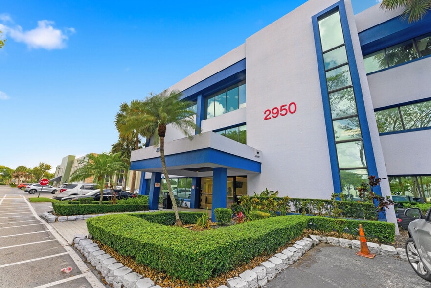 More Photos Of 2950 W Cypress Creek Rd, Fort Lauderdale Office For Lease