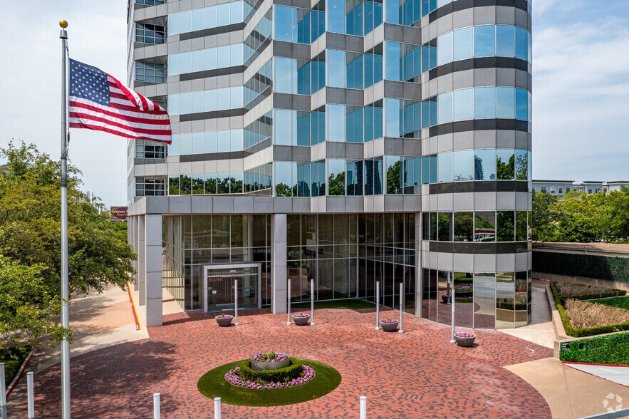 More Photos Of 3800 Maple Ave, Dallas Office For Lease