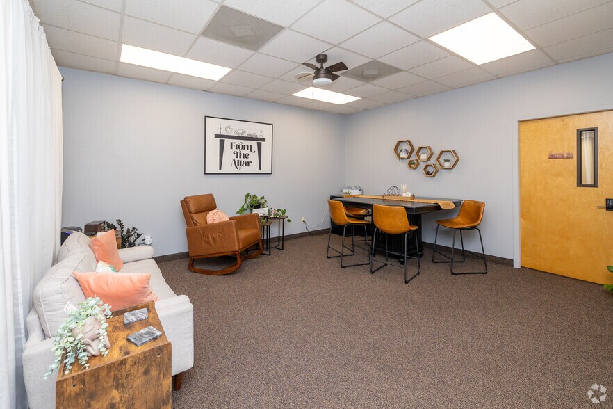More Photos Of 2233 Park Ave, Orange Park Office For Sale