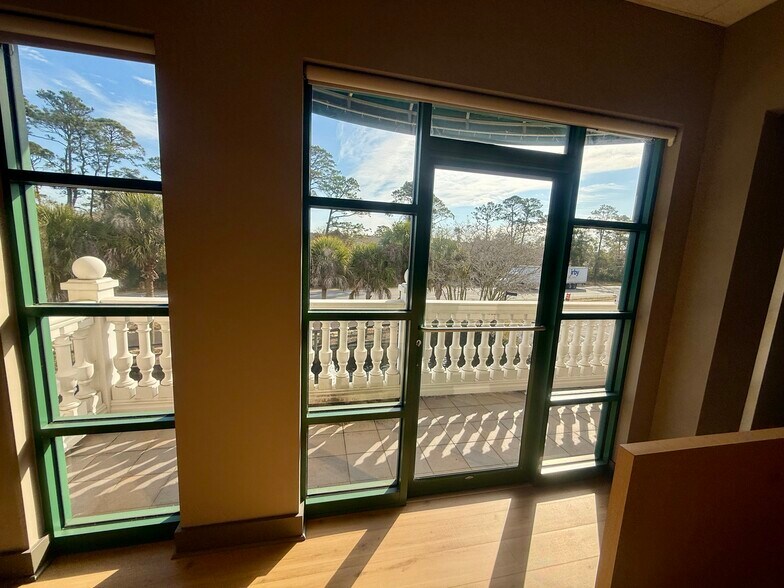 More Photos Of 960194 Gateway Blvd, Fernandina Beach Office For Lease