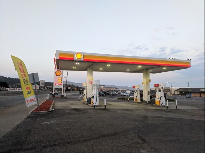 More Photos Of 95 Aura Vista Dr, Pacifica Service Station For Sale