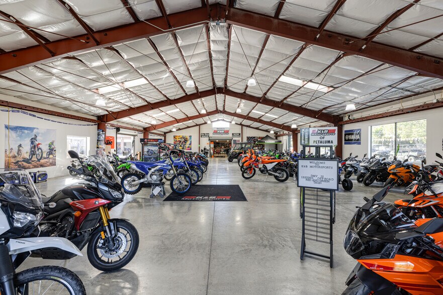 More Photos Of 3480 Petaluma Blvd N, Petaluma Self Storage For Sale