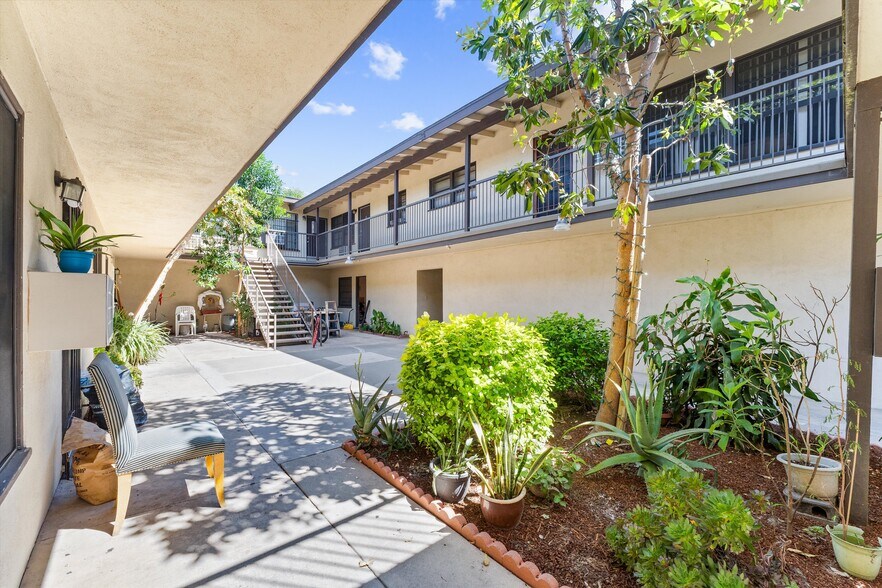 More Photos Of 817 N Parton St, Santa Ana Apartments For Sale