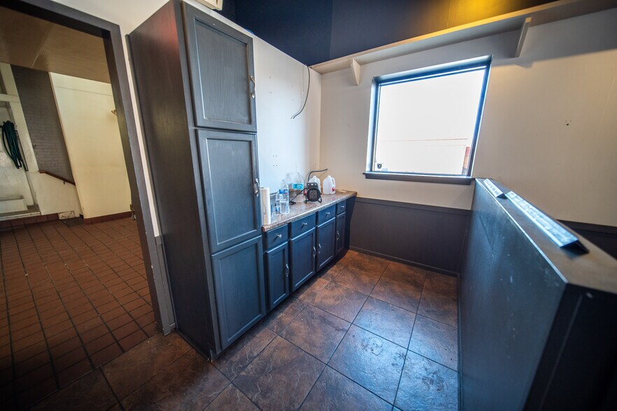 More Photos Of 100 Sibley St, Hastings Restaurant For Lease