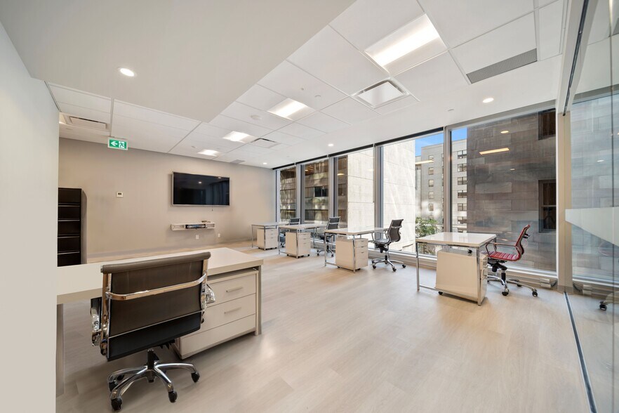 More Photos Of 320 Granville St, Vancouver Office For Sale