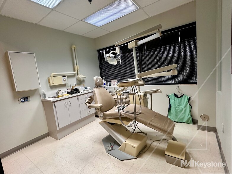 More Photos Of 985 Berkshire Blvd, Wyomissing Medical For Lease