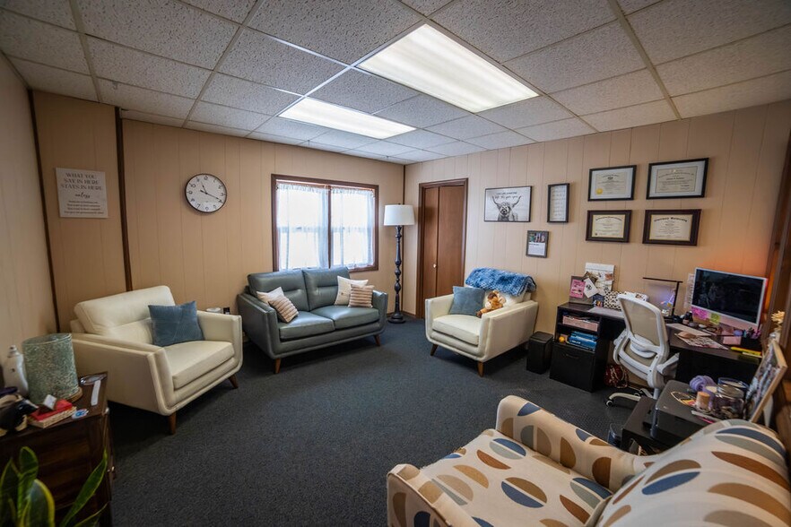 More Photos Of 811 Monroe St, Stroudsburg Office Residential For Lease