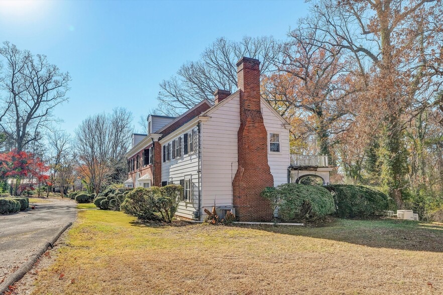 More Photos Of 934 Commander Dr, Roanoke Specialty For Sale