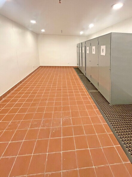 More Photos Of 1240 47th Ave, Oakland Warehouse For Sale