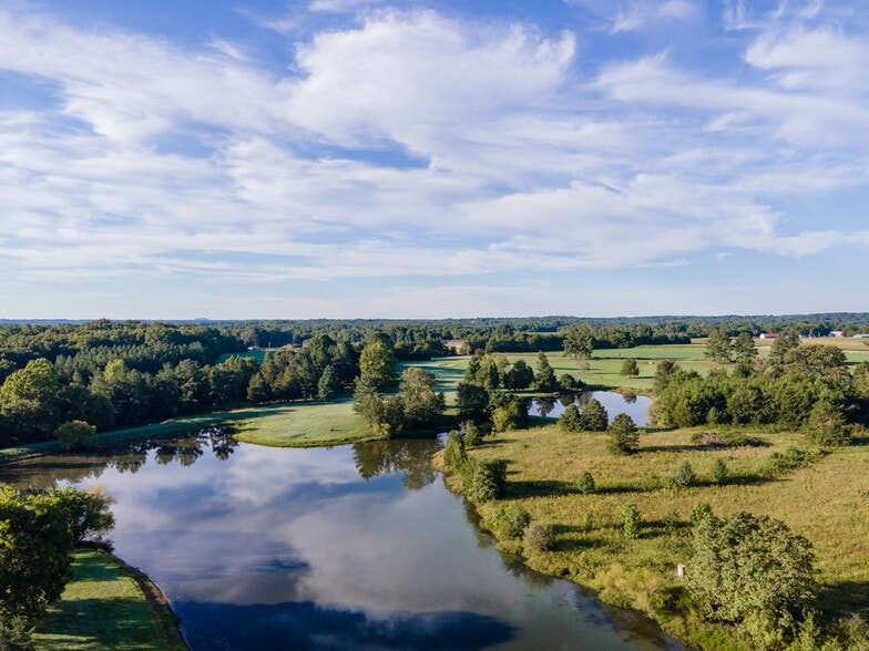 More Photos Of 36 Wedgewood Dr, Farmville Golf Course Driving Range For Sale