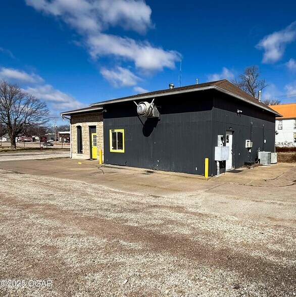 More Photos Of 622 6th St, Oswego Restaurant For Sale