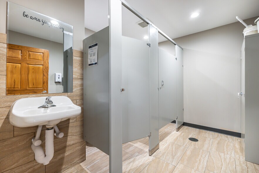 More Photos Of 3681 Prism Ln, Kieler Office For Sale