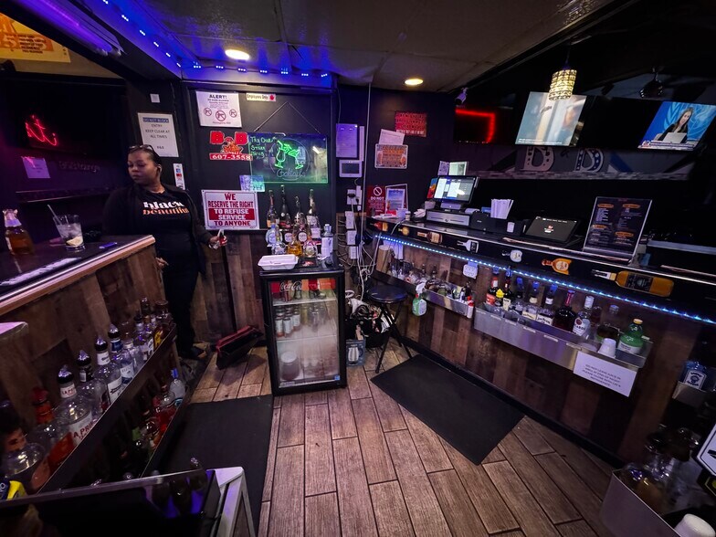 More Photos Of 2914 Salem Ave, Dayton Bar For Sale