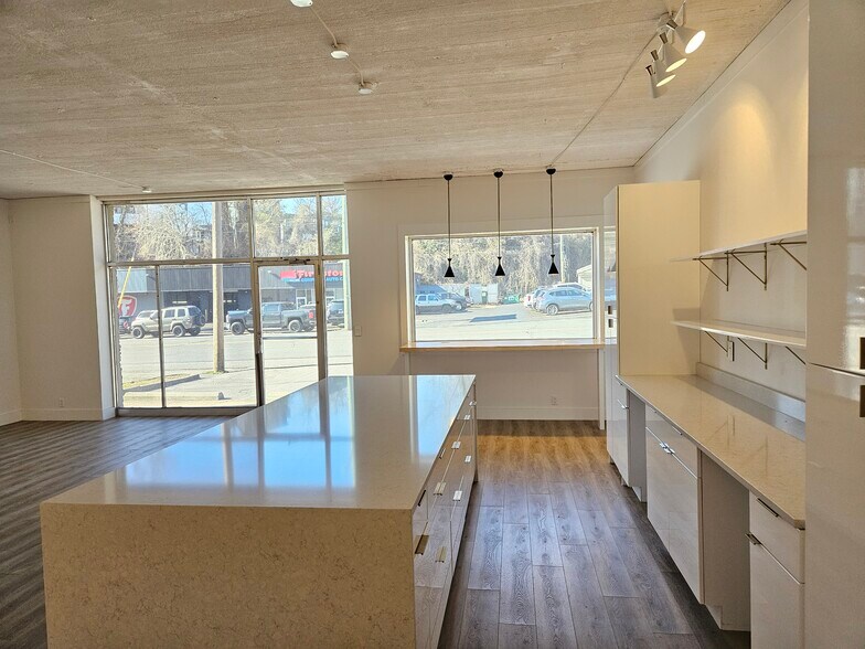 More Photos Of 2508 8th Ave S, Nashville Storefront Retail Office For Lease