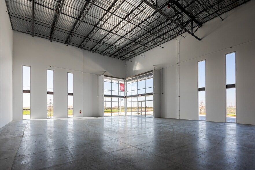More Photos Of 1069 FM 3349, Taylor Distribution For Lease
