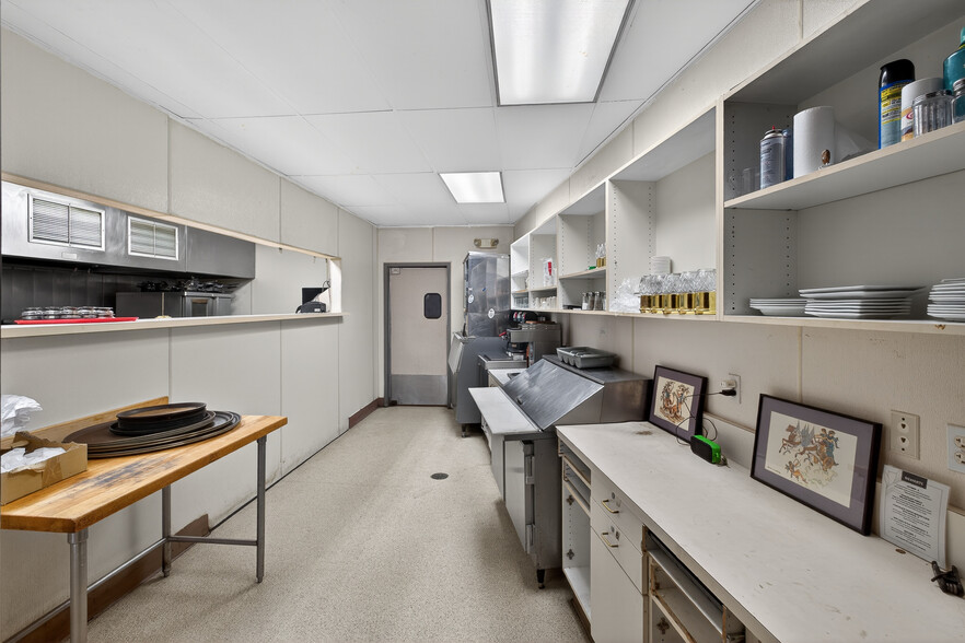 More Photos Of 1650 W Bakerview Rd, Bellingham Restaurant For Sale