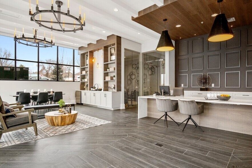 More Photos Of 168 E Midvillage Rd, Sandy Apartments For Lease